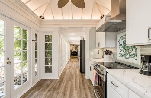 White St. Gallery House | *PLANTATION TROPICALE @ CASA EAST* Grand Estate & Pool + LAST KEY SERVICES…