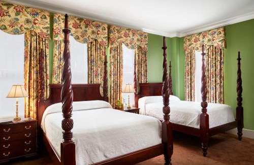 Historic District - North Hotel | Planters Inn on Reynolds Square