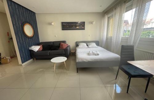 Plantieres Queuleu Apartment | Plantière - Studio centre quartier Queuleu - 2 personnes