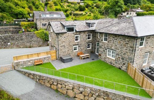 Harlech House | Plas Amherst