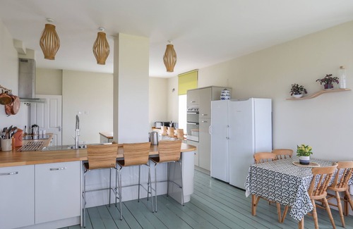 Llanfaelog Cottage | PLAS NEWYDD, pet friendly, with a garden in Rhosneigr