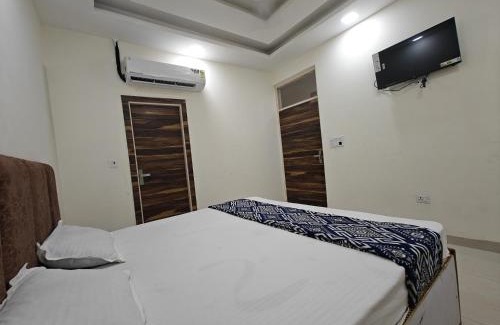Ghaziabad Hotel | PLAY Hotel MukNova Residency - couple friendly