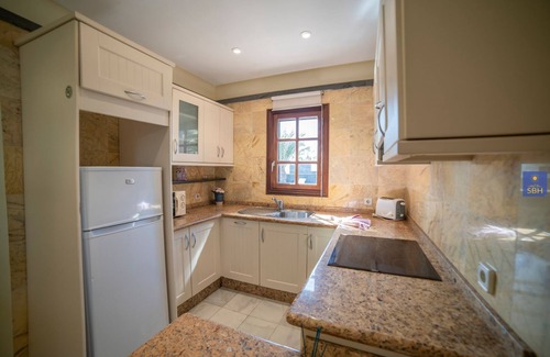 Montana Roja Villa | Playa Blanca Private Pool & Air Conditioning with separate Annexe available.