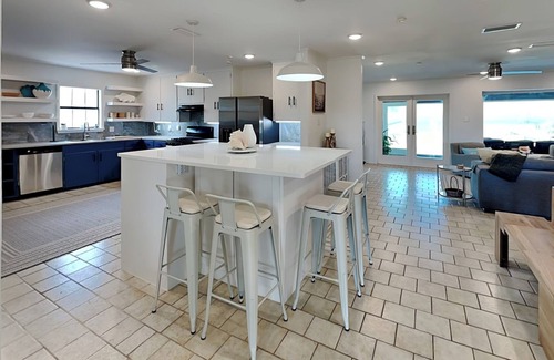 Harbor Oaks House | Playa Verde | Pet-Friendly + Easy Access to the Bay!