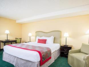 Survey Creek Hotel | Plaza Hotel Fort Lauderdale