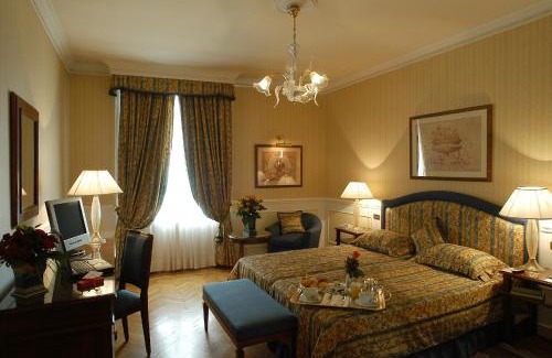 Santa Croce Hotel | Plaza Hotel Lucchesi
