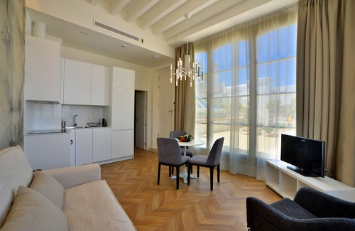 Old Town Apartment | Plaza Mina Suites - Adults Recommended