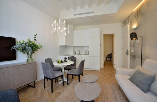 Old Town Apartment | Plaza Mina Suites - Adults Recommended