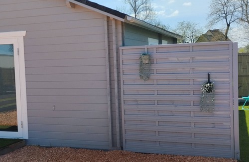 Calorguen Ski Chalet | Pleasant and peaceful fully-equipped wooden chalet