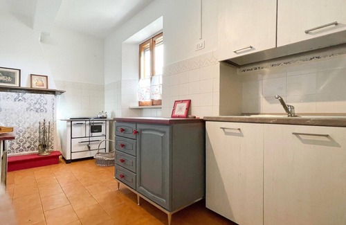 Talamello House | Pleasant holiday home with whirlpool