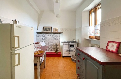 Talamello House | Pleasant holiday home with whirlpool