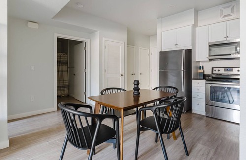 Oakland Apartment | Pleasant Oakland 1BR w/Rooftop Lounge, near Dining, by Blueground