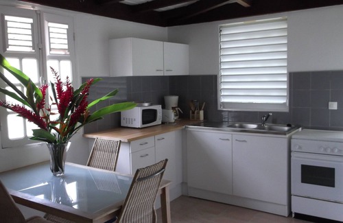 Le Gosier House | Pleasant T1 in gîte with 2 other accommodations - a studio and a T1