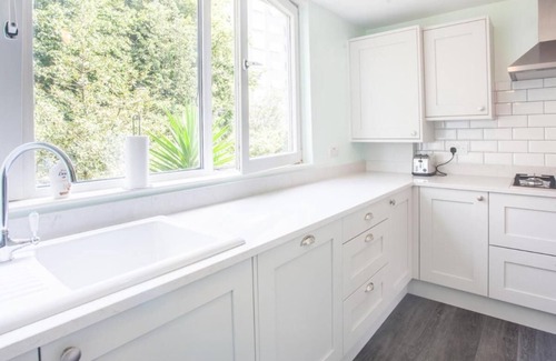 Shepherd's Bush Apartment | Please only book through Airbnb