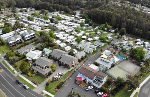 Sunshine Bay Resort | Pleasurelea Tourist Resort & Caravan Park