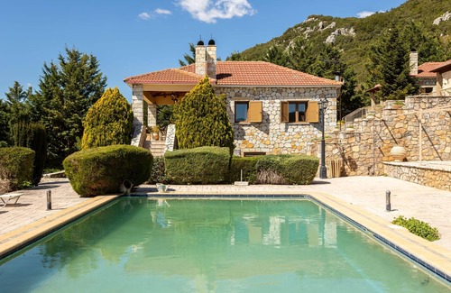 Kylini Apartment | Pleiades Jewel Meropi - Corinthos Pool Bliss