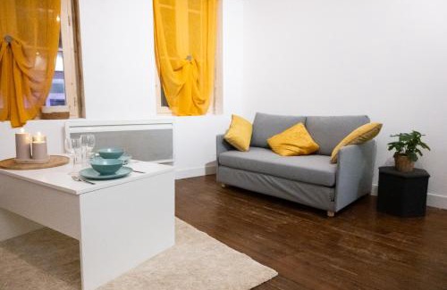 Centre Ancien Apartment | Plein cœur Historique de Caen - Quartier animé - au pied des boutiques, bars et restaurants