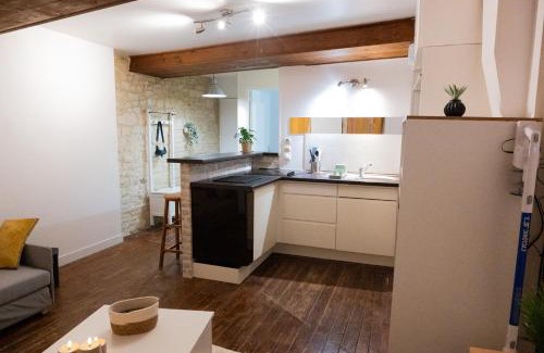 Centre Ancien Apartment | Plein cœur Historique de Caen - Quartier animé - au pied des boutiques, bars et restaurants