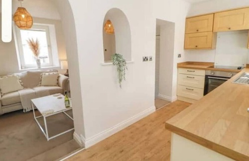 How Cottage | Ploughman’s Cottage