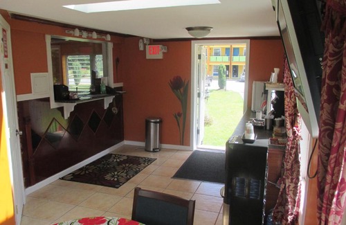 Williamstown Hotel | Plum Tree Inn