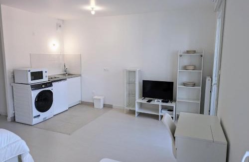 Sartrouville Apartment | Plume, Studio Non Fumeurs & Parking Gratuit à Sartrouville