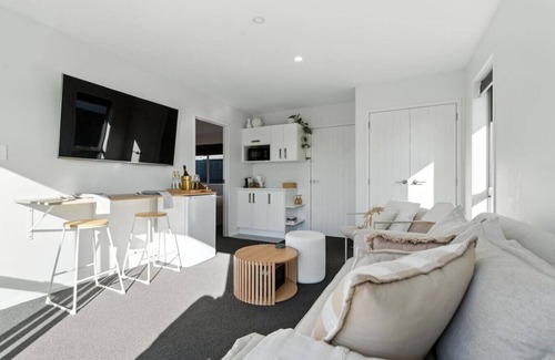 Papamoa Beach House | Plush Perfection in Papamoa