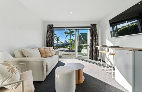 Papamoa Beach House | Plush Perfection in Papamoa