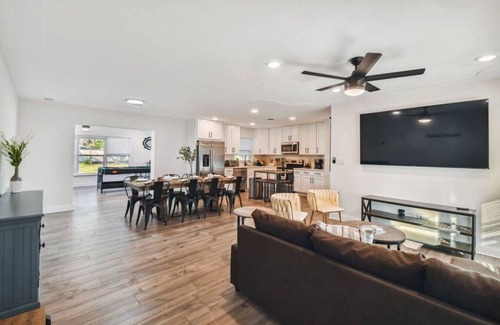 Bearss Plaza House | Plush sheets, Games!, Huge backyard, Massage Chair