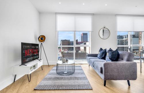 Gay Village Apartment | Pluxa Nero Deluxe - City Bliss 2Bath, Walk to Transit