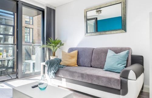 Gay Village Apartment | Pluxa Vivid Veranda Beautiful City Centre Apartment with free parking