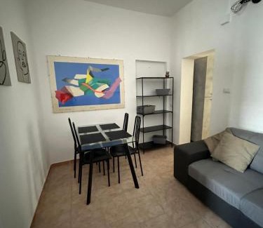 Olmedo Apartment | PM 6 Via Cesare Battisti Guest House