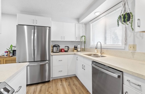 Gresham House | PNW Sanctuary at the Gorge Family Friendly Ranch