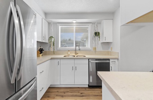 Gresham House | PNW Sanctuary at the Gorge Family Friendly Ranch