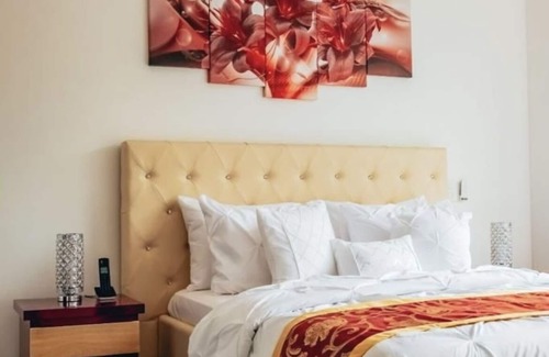 El Castillo Condo | POBLADO CONDO NEAR MALL RESTAURANTS