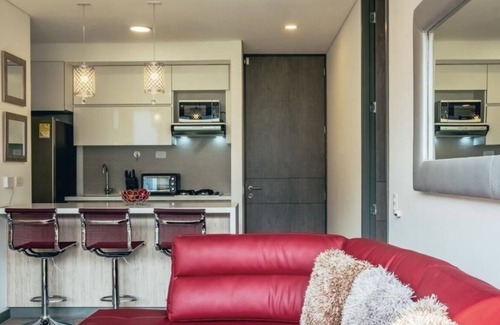 El Castillo Condo | POBLADO CONDO NEAR MALL RESTAURANTS