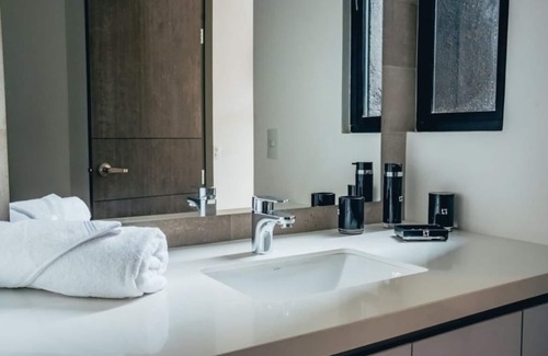 El Castillo Condo | POBLADO CONDO NEAR MALL RESTAURANTS