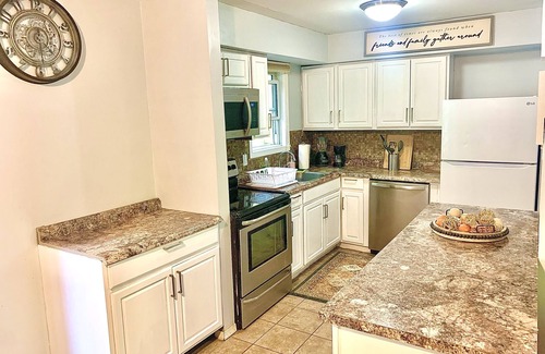 Tobyhanna House | Pocono 3BR Getaway Hot Tub Arcades Fire Pit