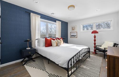 East Stroudsburg House | Pocono Bliss 5br Hot Tub Sauna Game Room