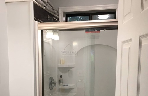 Gouldsboro Ski Chalet | Pocono Cabin Big Bass Lake Canoe ,Kayak included walk to docks from house