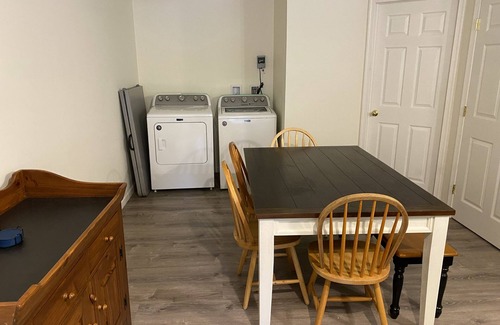 Albrightsville Ski Chalet | Pocono Chalet,2 Acres,Hot Tub,Pool Table,Firepit,Gas Fireplace,A/C,Pets OK