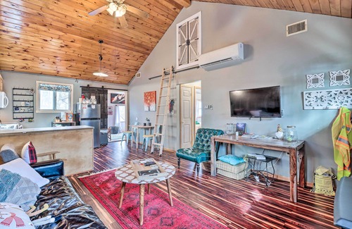 East Stroudsburg Cottage | Pocono Home w/ Fire Pit: 1 Mi to State Forest!