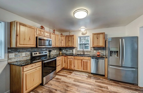 Albrightsville House | Pocono Mountain Ranch with Hot Tub, Fireplace, BBQ & Firetable