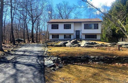 Pocono Mountain Lake House | Poconos Retreat