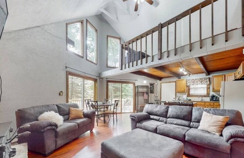 Albrightsville House | Poconos Retreat Zip Lines Snow Sports