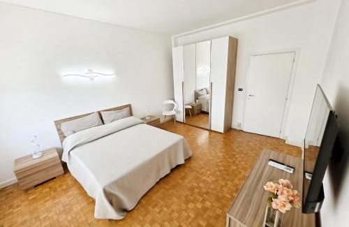 Mestre Apartment | Poerio Apartment 7th Floor Jacuzzi, View Mestre Venezia