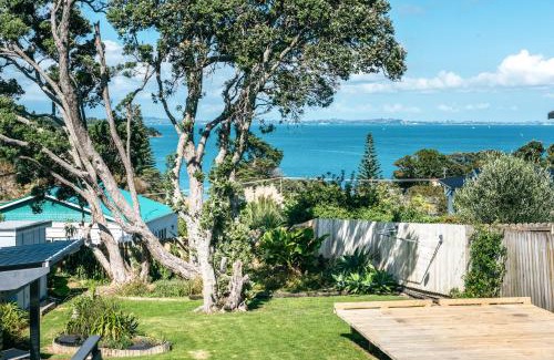 Surfdale House | Pohutukawa Cottage, Waiheke Island