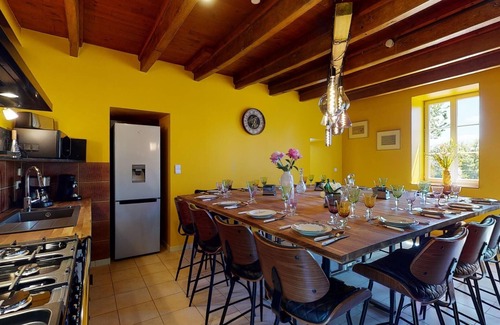 Sainte-Pience Cottage | Poignière 17 people : unusual housing, spa, 30 min sea