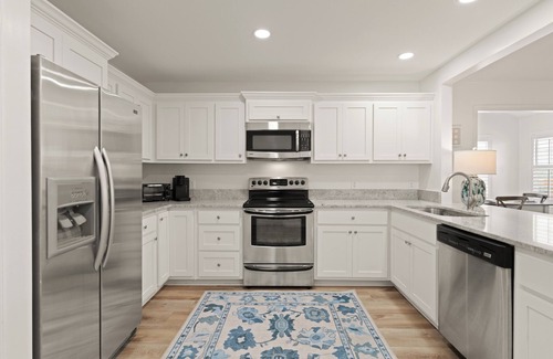 Demere Park House | Point Five, sleeps 9 and has a Pool!