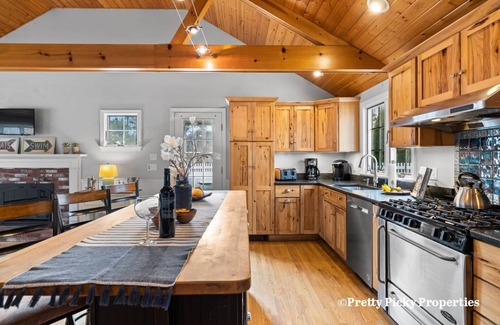 West Harwich House | Point Pleasant: 082-H Heated Pool, Walk to Beach, Close to everything in Harwich!
