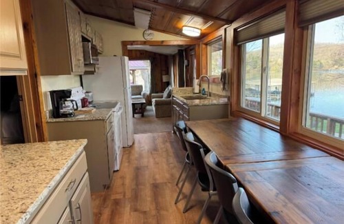 Camdenton Apartment | Point View Resort